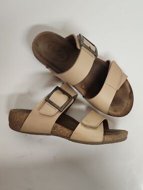 Taos Beige Leather Strap  Double Velcro Buckle Cork Slide Sandals Size 7.5